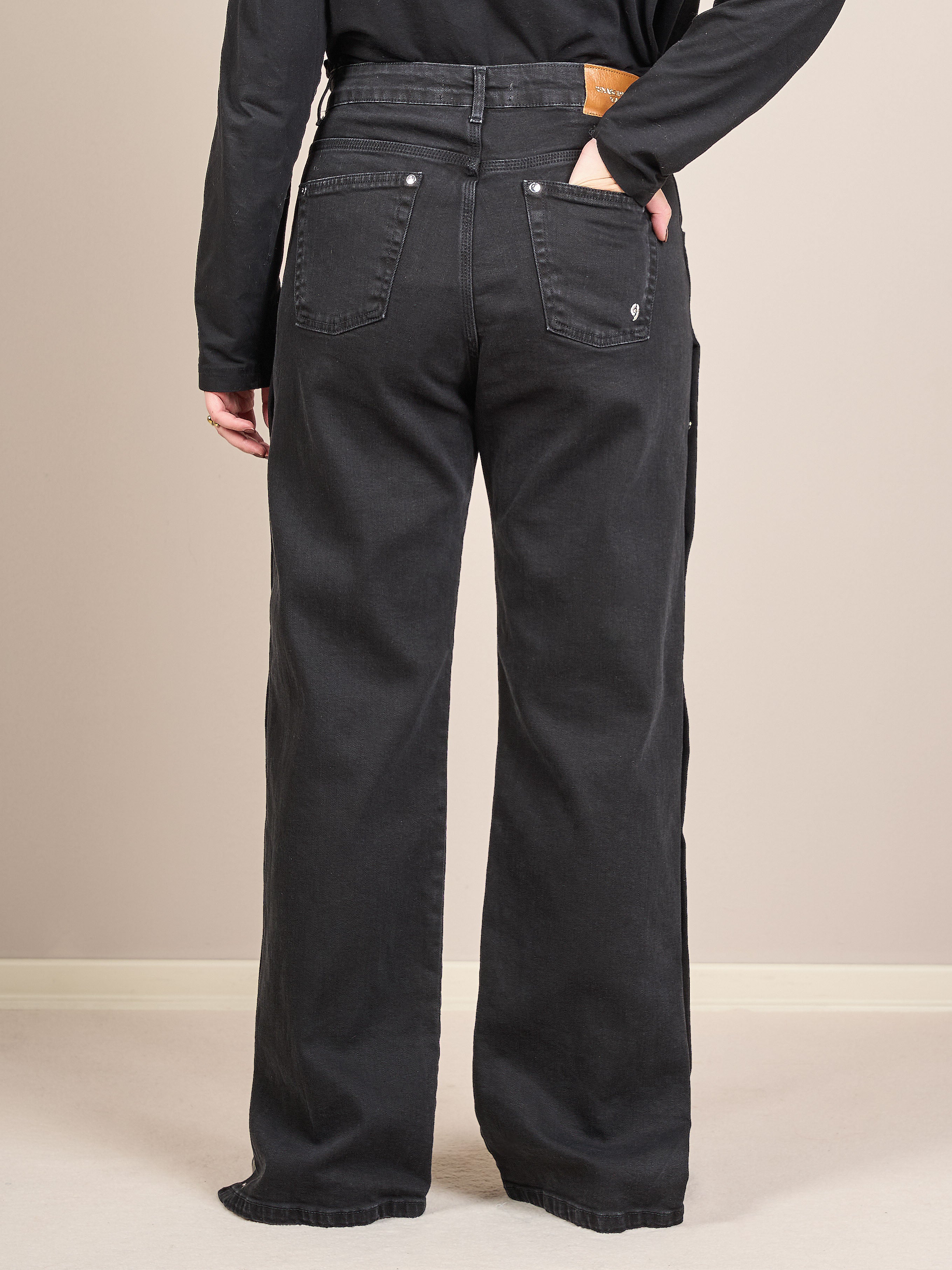 Jeans dritti con bottoni laterali