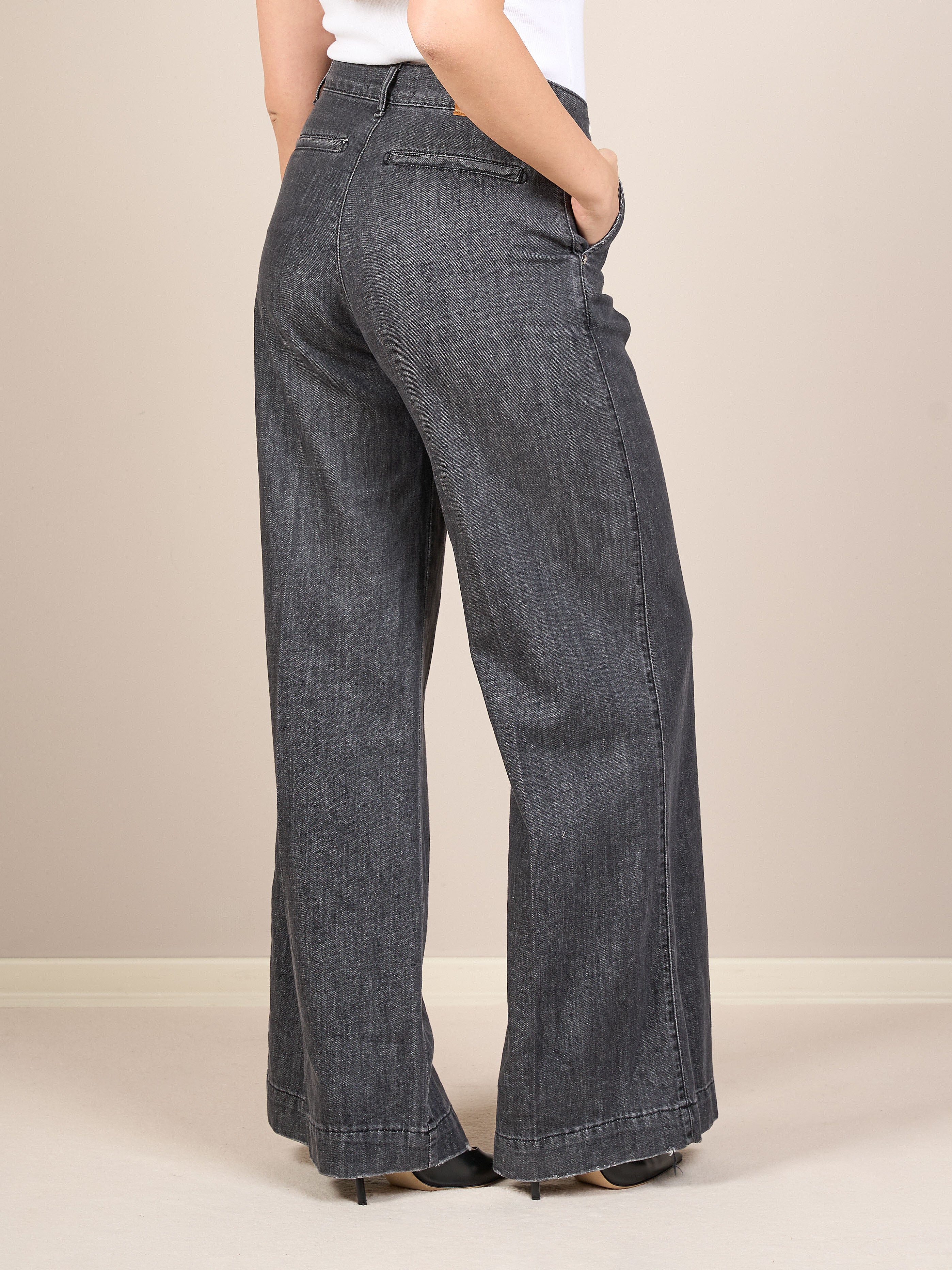 Jeans larghi a vita alta