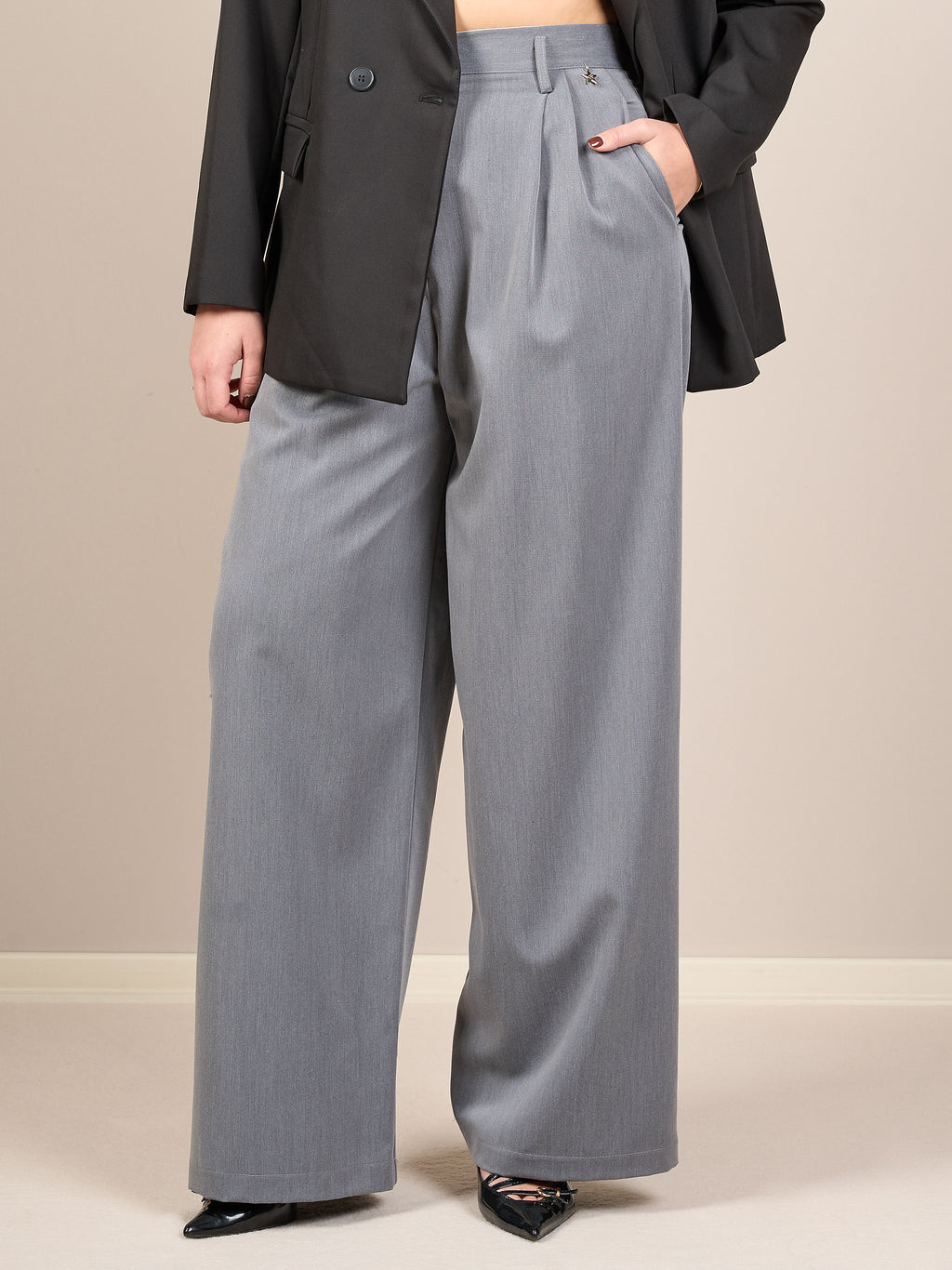 Pantalone palazzo grigio